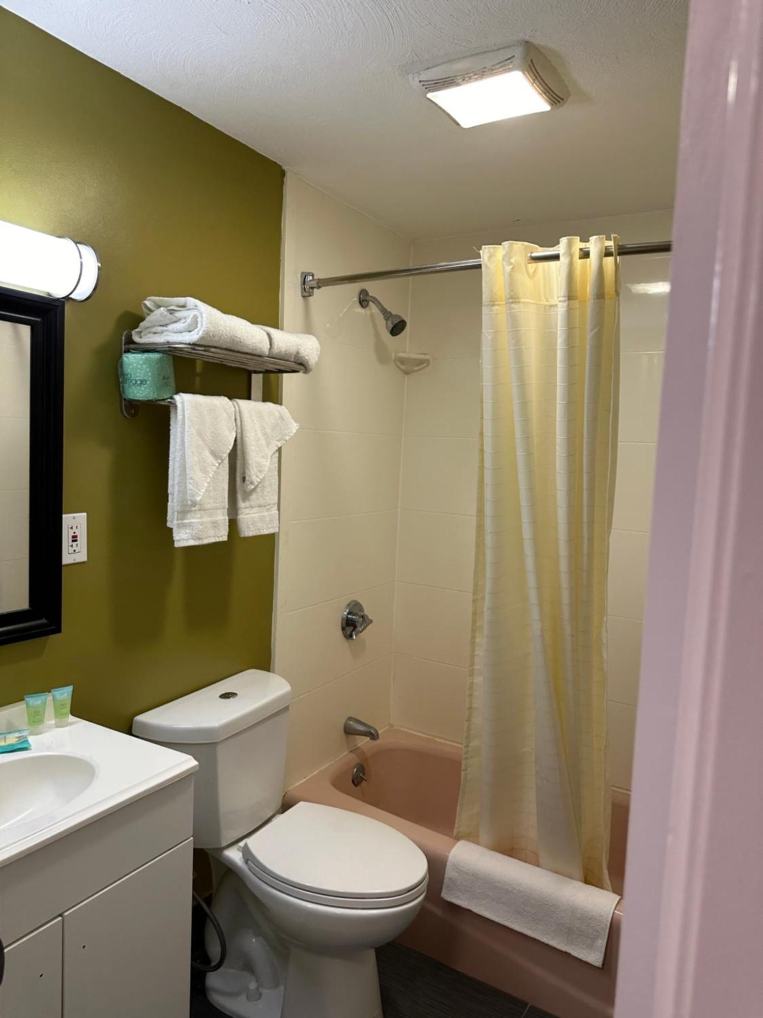 Wickford Motor Inn ノースキングスタウン エクステリア 写真