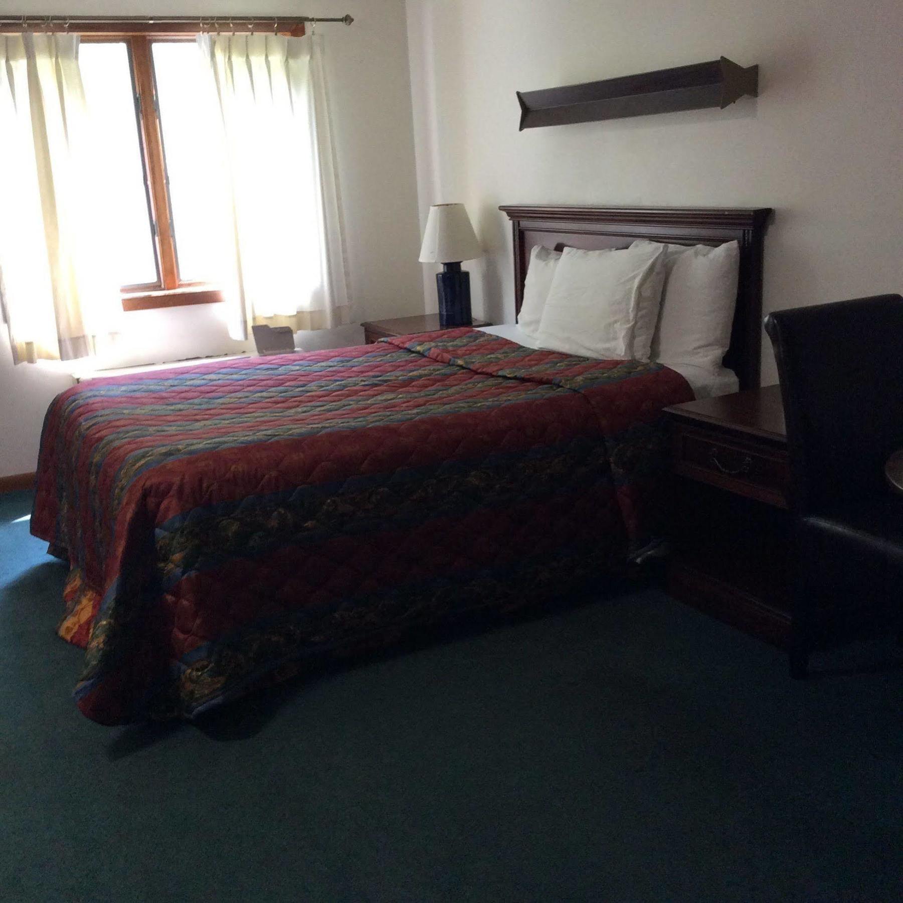 Wickford Motor Inn ノースキングスタウン エクステリア 写真